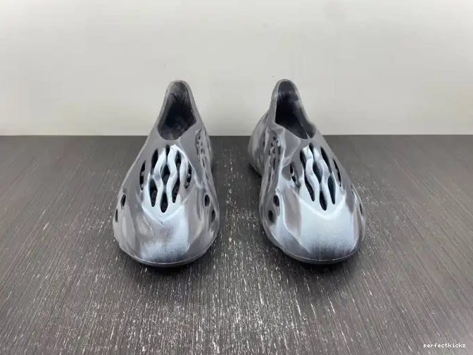 MX Granite IE4931 Yeezy Foam Adidas RNR 0520